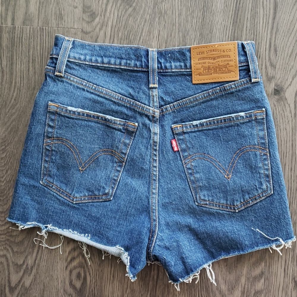 LEVI'S Ribcage Short - Picture 2 of 3